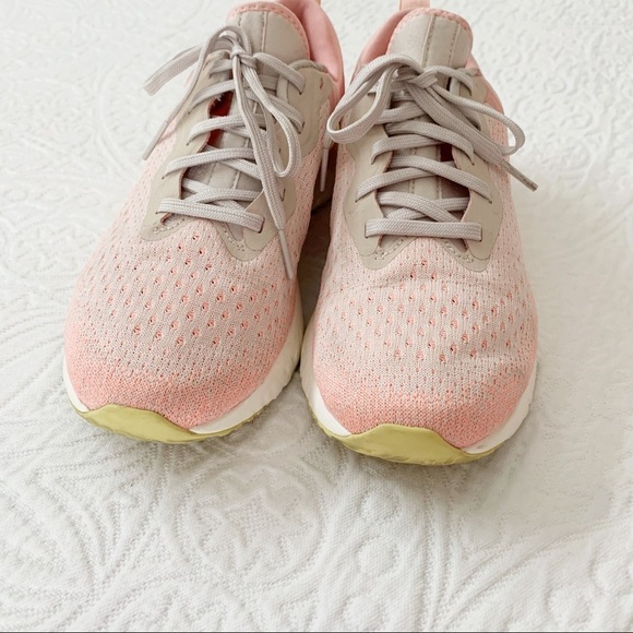 Nike Women's Odyssey React Running Shoes, Desert Sand /‎ Atomic Pink - Picture 5 of 9